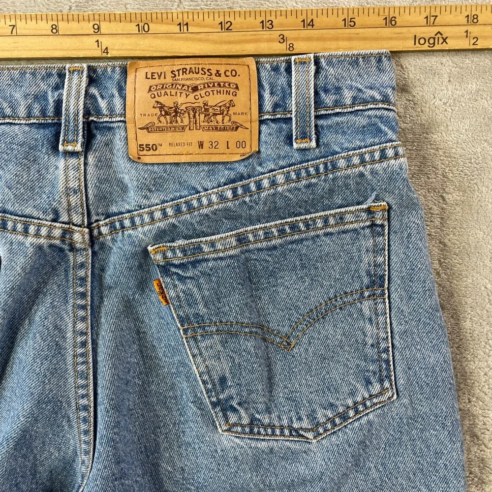 Levis measurements waist